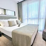 Azur Premium شقة